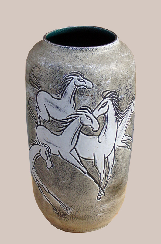 Vaso in ceramica Design Cavalli del XX Secolo Opera originale e disponibile - Robertaebasta® Art Gallery opere d’arte esclusive.